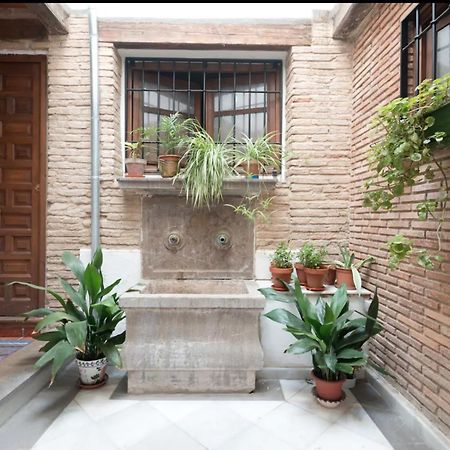Apartamentos Centro Historico A Los Pies De La Alhambra Гранада Экстерьер фото